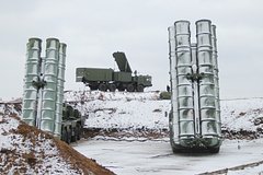 ЗРС С-400 «Триумф» на боевом дежурстве в Крыму