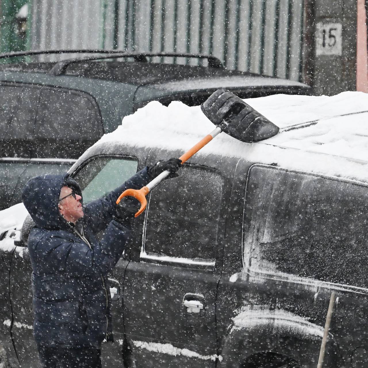 Автовладельцам рассказали о запрещенных действиях с замерзшей машиной