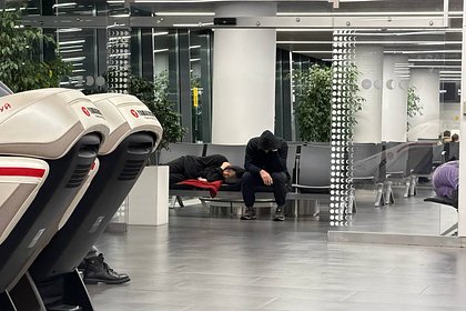 Российская авиакомпания задержала пассажиров рейса Саратов &mdash; Москва на всю ночь