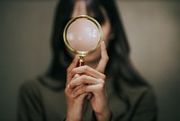 «Повезло, что я остался жив» Мужчина находил странные записки по всему дому и решил, что за ним следят. Правда оказалась страшнее