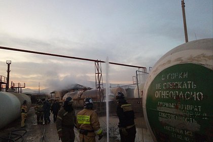Смертельный пожар произошел на нефтебазе в столице кавказского региона России