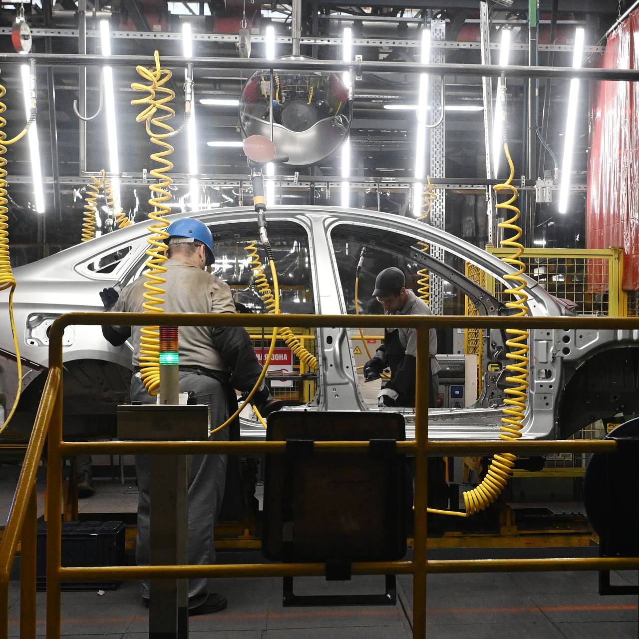 Российский автопроизводитель спрогнозировал резкое падение продаж