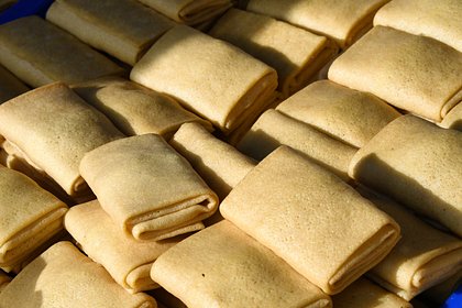 В России оценили спрос на блины с мясной и сладкой начинками
