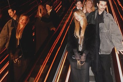 Обманувшая американцев русская мошенница вышла в свет в прозрачном корсете