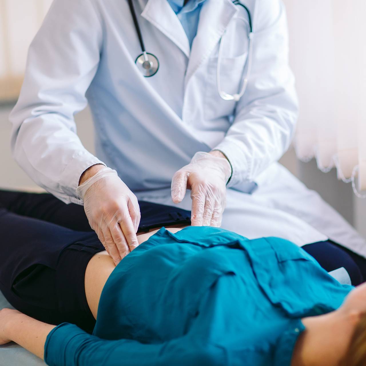 Россиянам перечислили указывающие на проблемы с печенью симптомы