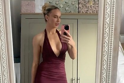 Блогерша показала наряд на чужую свадьбу и вызвала споры в сети