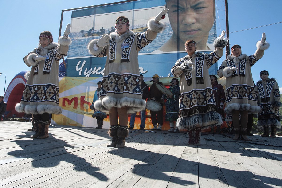Чукотский АО. На фольклорном фестивале «Эргав» в рамках культурно-спортивного фестиваля морских охотников «Берингия-2008» в селе Лаврентия