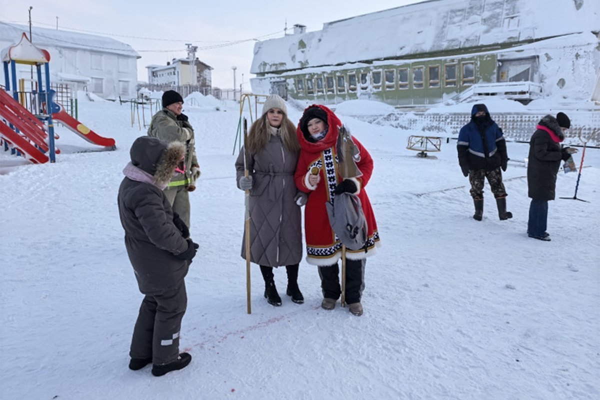 Жители Диксона встретили солнце ярким праздником