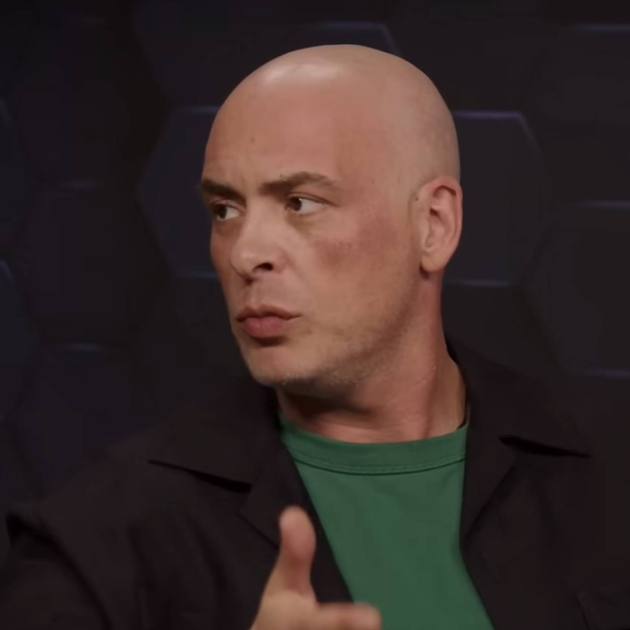 Уехавший в Израиль бывший ведущий Первого канала пожаловался на сына