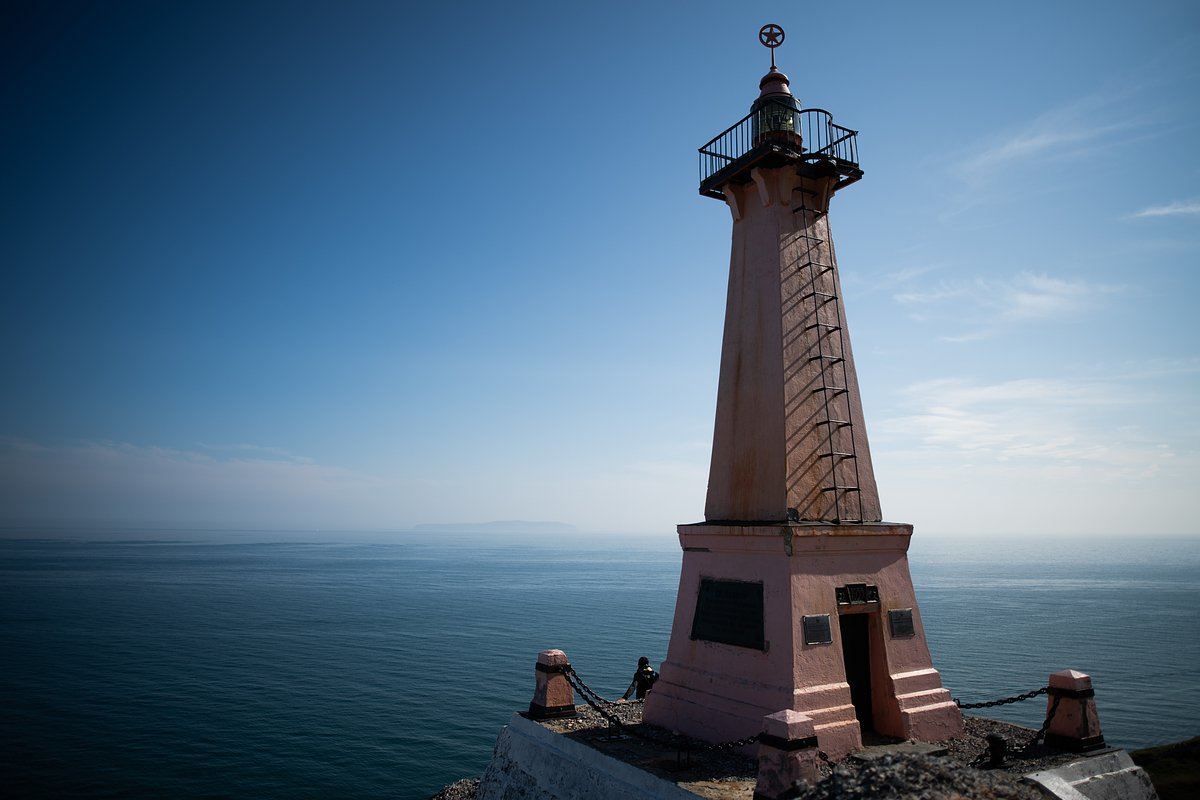 6318559 25.08.2020 Маяк на мысе Дежнева в Чукотском автономном округе. Мыс Дежнева  крайняя восточная точка Чукотского полуострова и, соответственно, крайняя восточная материковая точка России и всей Евразии. Владимир Астапкович / РИА Новости