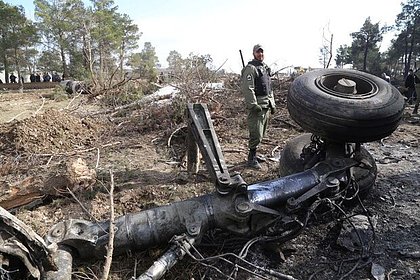 Военный самолет потерпел крушение в Иране