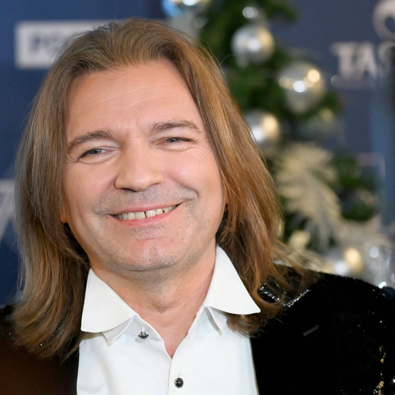 56-летний Дмитрий Маликов раскрыл секрет молодости фразой &laquo;я обычный мужик&raquo;