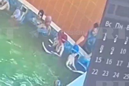 Топивший ребенка в бассейне тренер объяснил свои действия спасением и поплатился