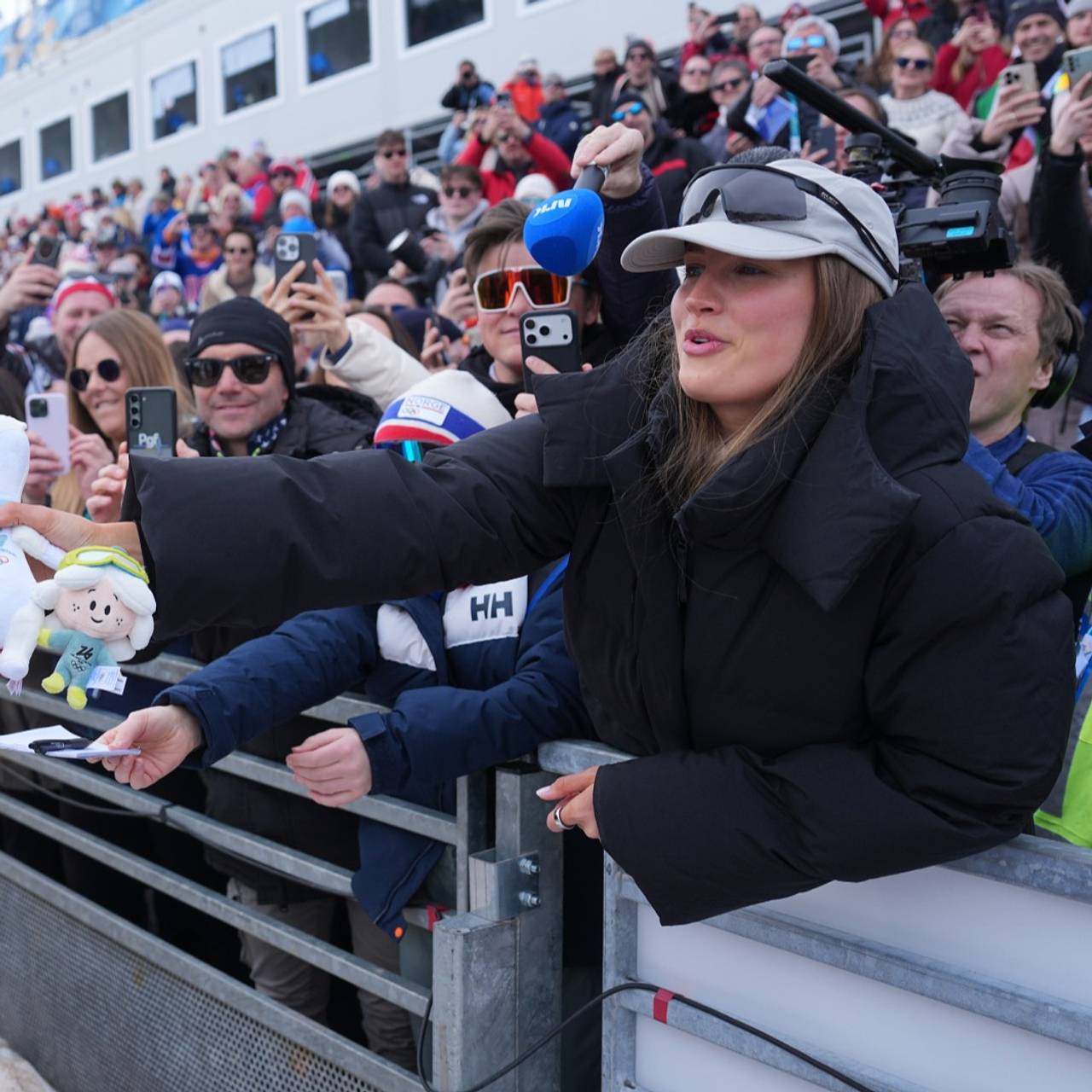 Лыжник Клебо впервые с декабря поцеловал свою девушку