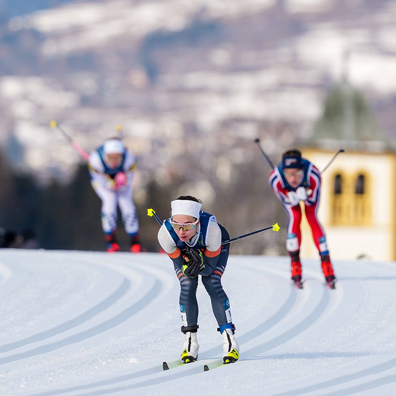 Российская лыжница Непряева перепутала лыжи в масс-старте