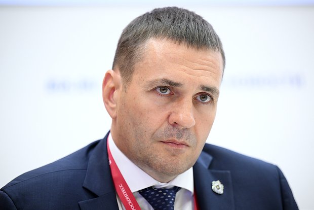 Дмитрий Демешин