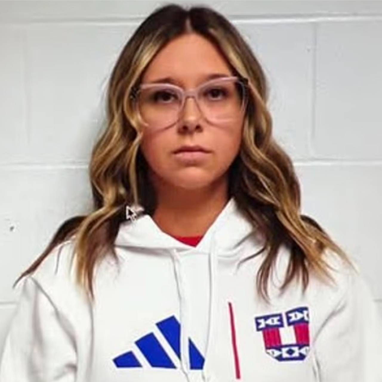 Муж застал секретаршу школы в постели со школьником в День святого Валентина