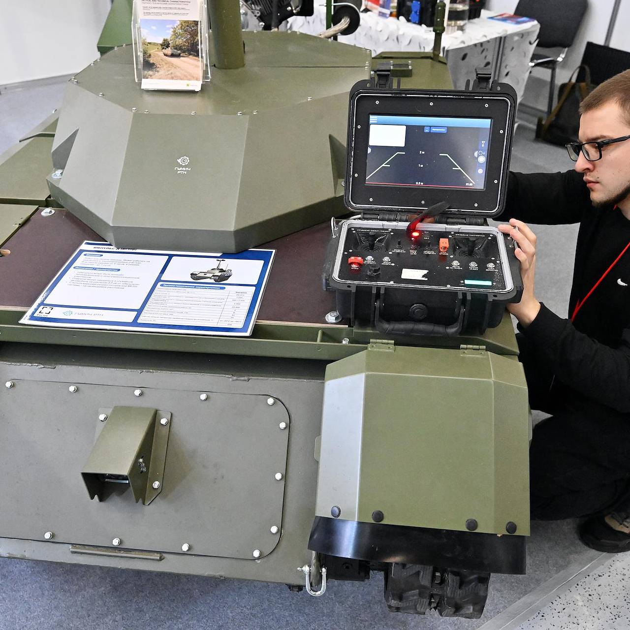 Российские добровольцы закупят боевых роботов на деньги датской Rockwool