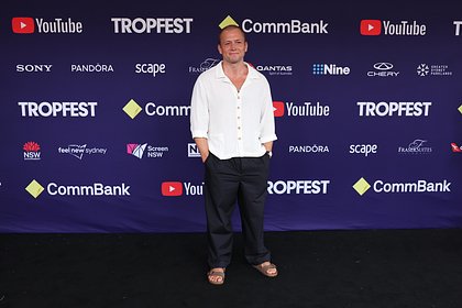 Известный актер появился на красной дорожке в сандалиях