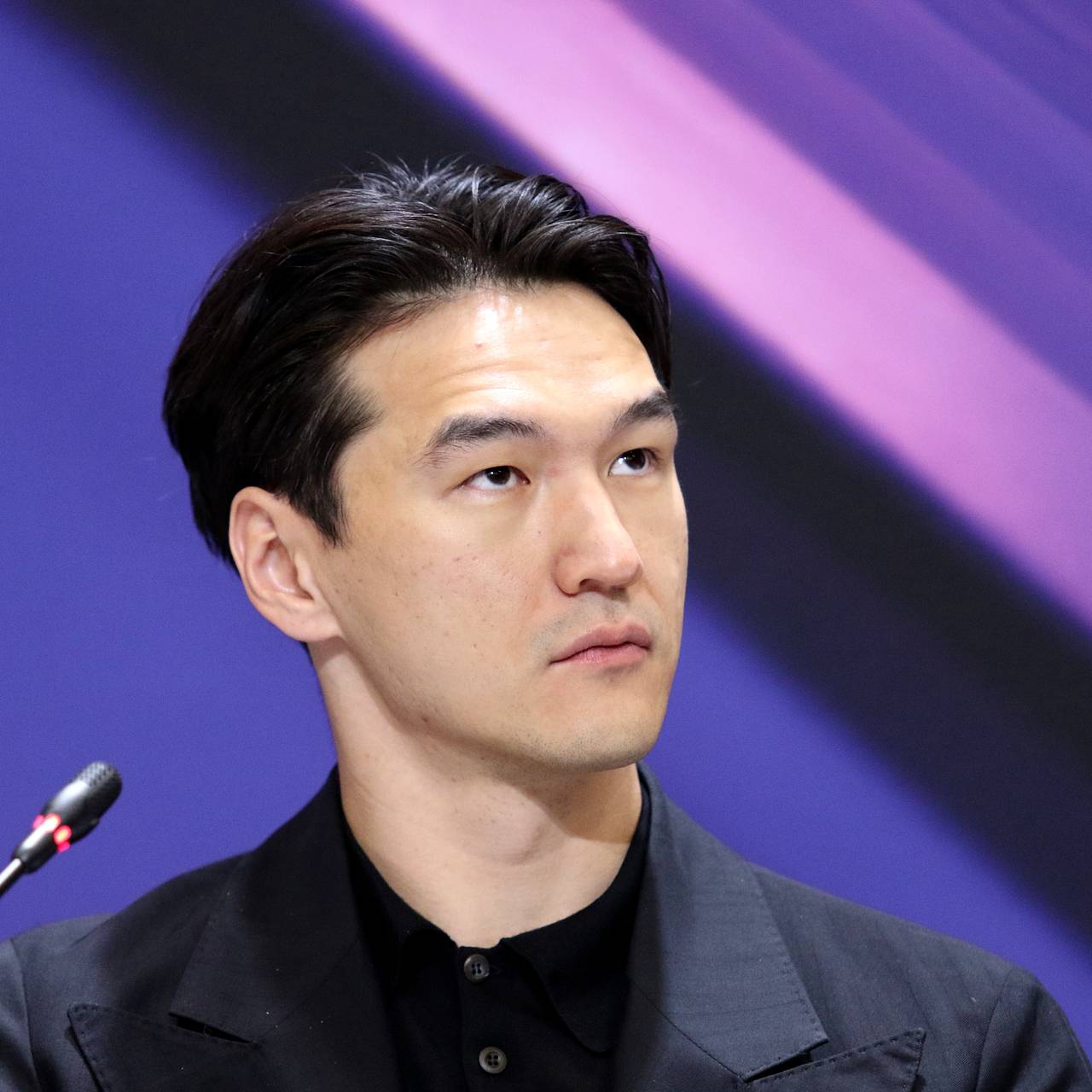 &laquo;Даже у Зеленского нет такого запрета&raquo;. Комик Сабуров дал первый концерт после депортации из России. О чем он шутил?