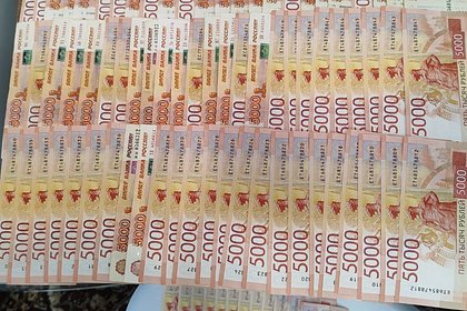 Россиянка везла мошенникам миллионы и столкнулась с карманником в автобусе