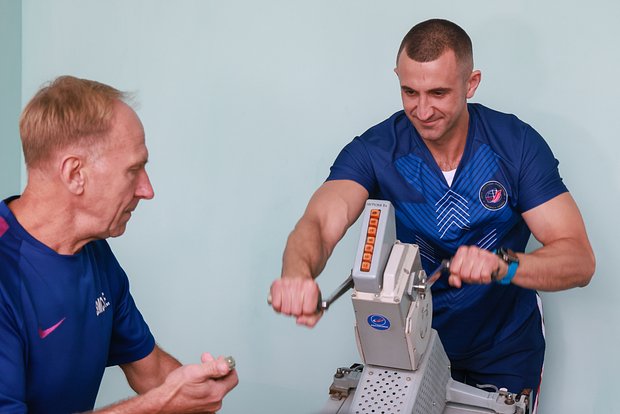 Сергей Тетерятников (справа)