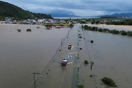 Гробы поплыли в одной стране