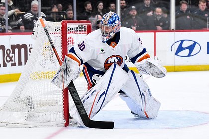 Российский вратарь сделал голевую передачу в матче НХЛ