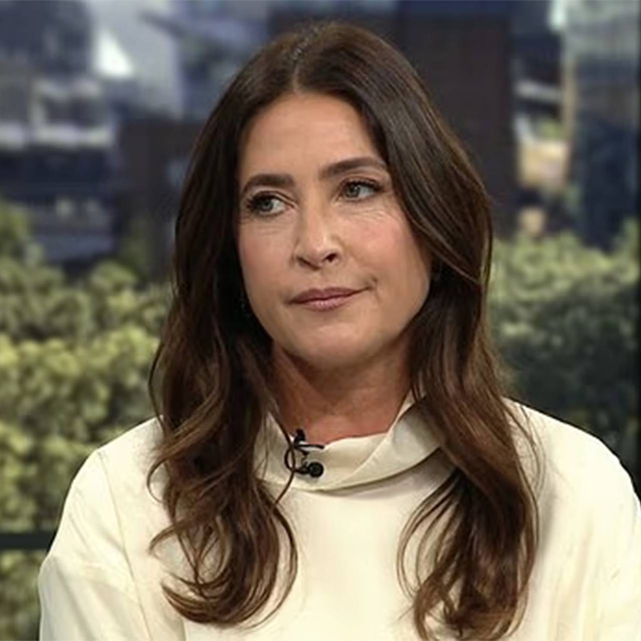 Телеведущая неделями игнорировала головную боль и оказалась на грани смерти