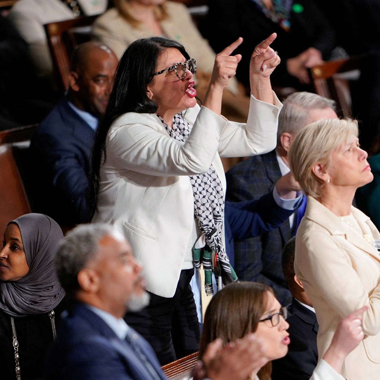 Конгрессвумен США послала на три буквы силовиков на выступлении Трампа