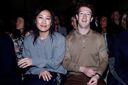 Цукерберга на показе Prada прозвали нелепым