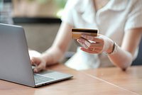 Как перевести деньги из России за границу: рабочие варианты и способы в 2023 году