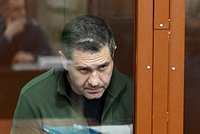 Топ-менеджера «Газпром нефти» задержали по делу о миллионных взятках. Что об этом известно? 