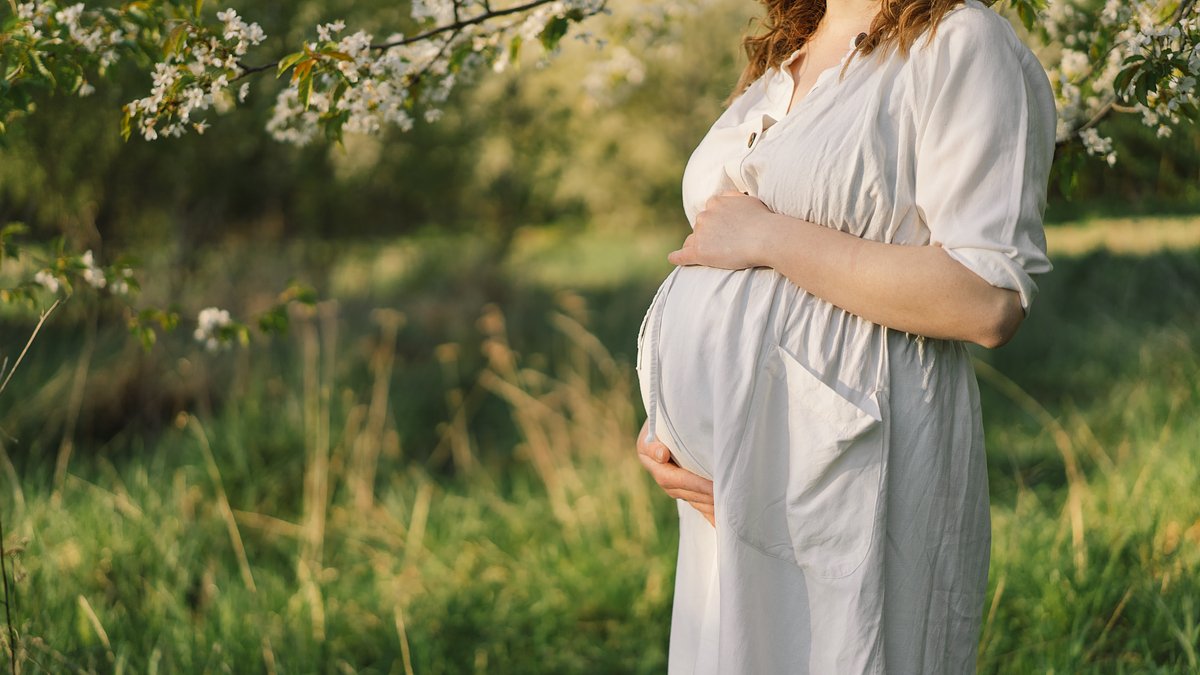 С 19 до 50 лет женщинам необходимо получать 18 миллиграммов железа ежедневно.