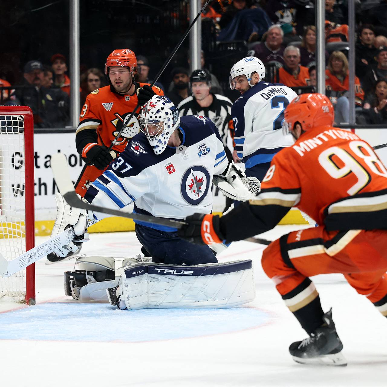 Форвард &laquo;Анахайма&raquo; Минтюков помог команде обыграть &laquo;Виннипег&raquo;