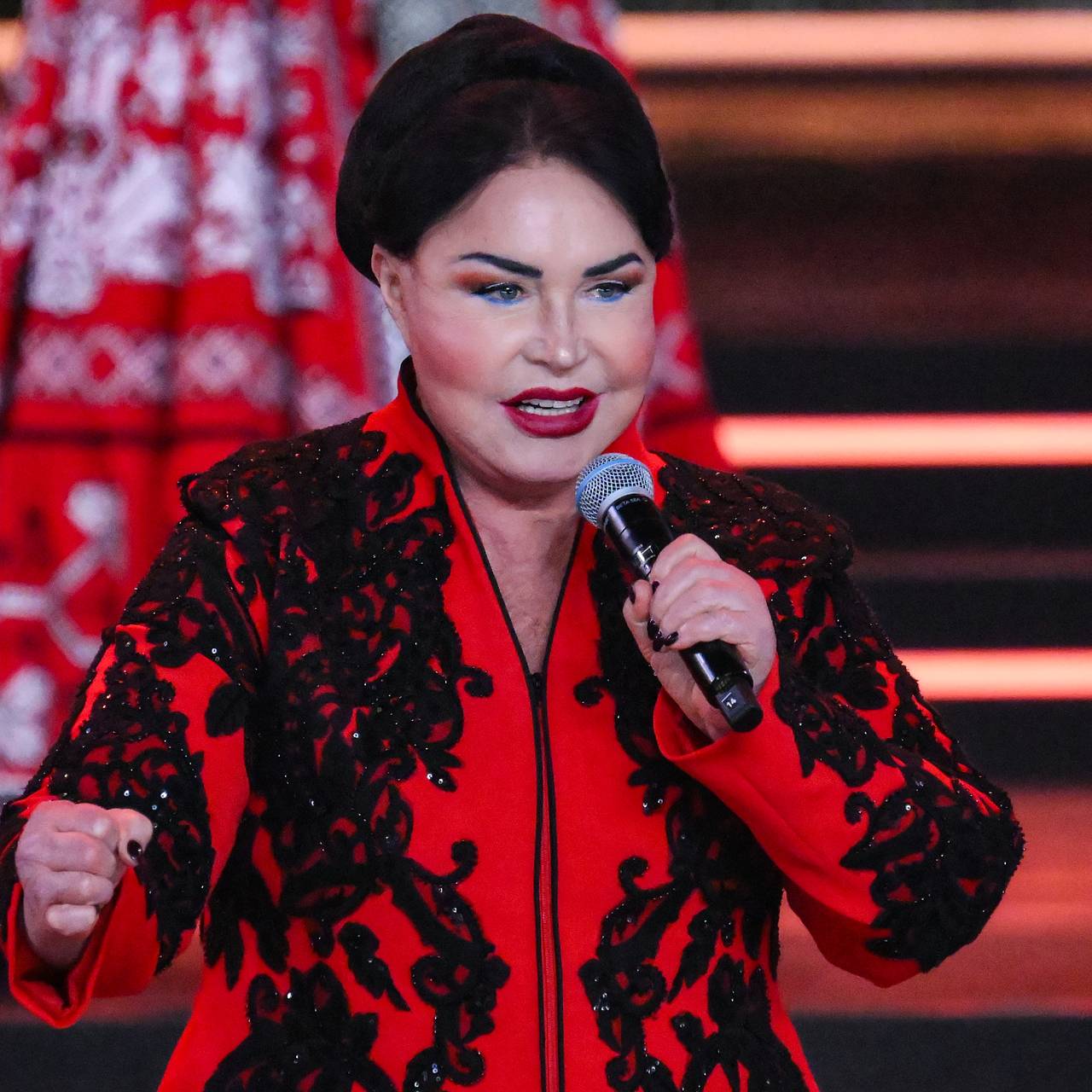 Бабкина отсудила деньги у МЧС