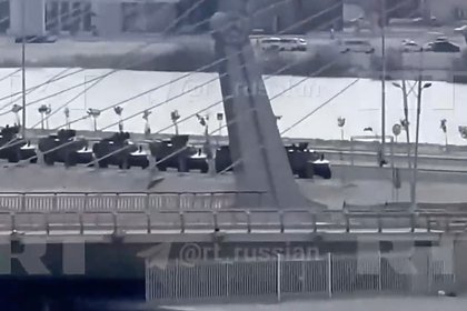 В Бахрейне заметили колонну военной техники