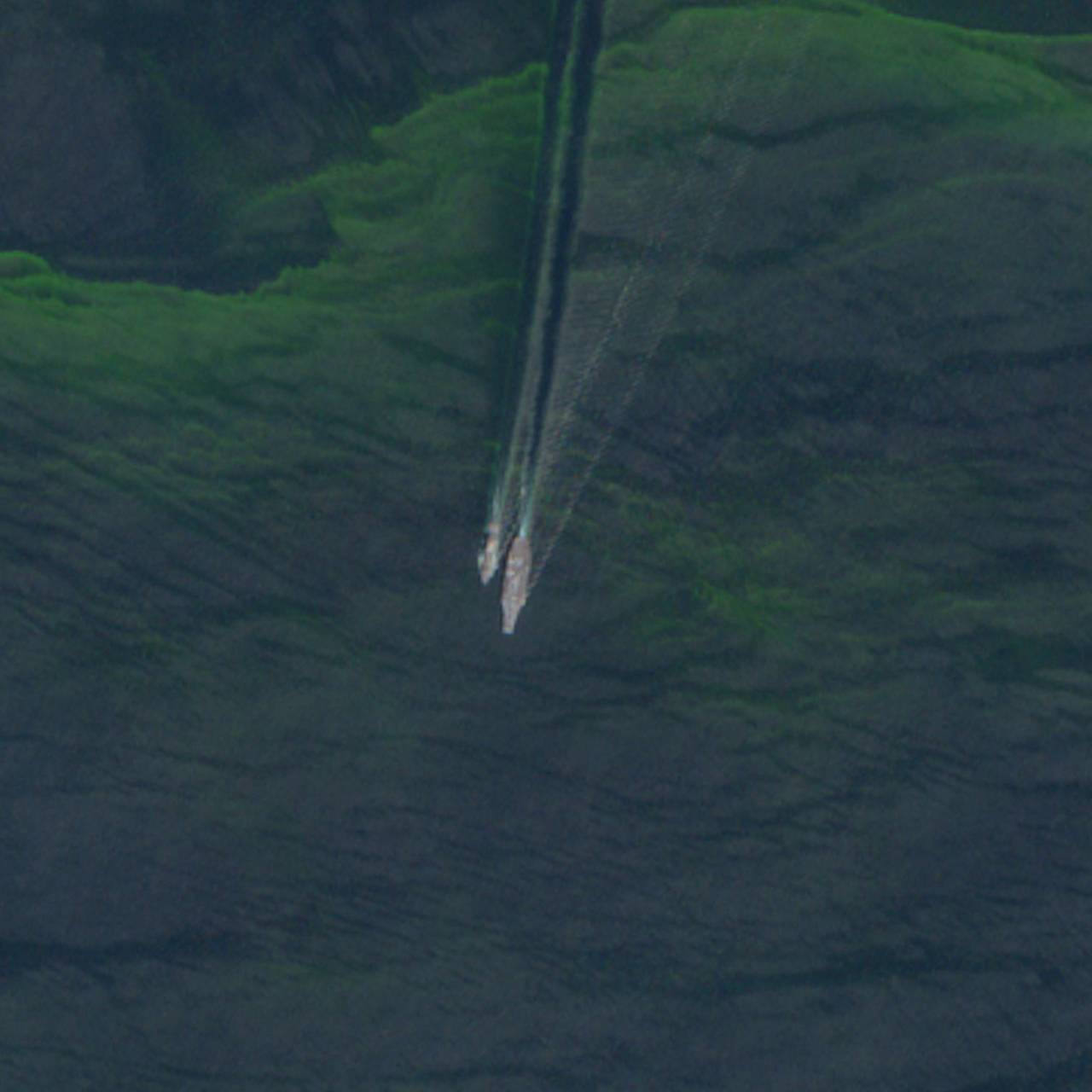 Стало известно об отходе американского авианосца от Ирана после атаки КСИР