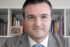 Армандо Мема