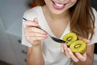 Польза и вред киви для организма. Как выбрать и с чем есть этот фрукт?