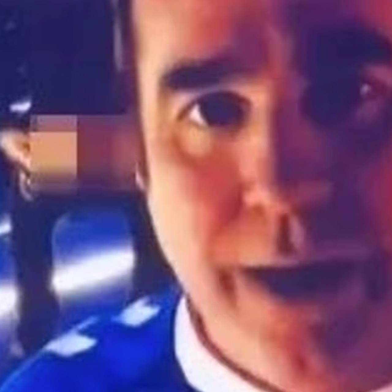 Мужчина ворвался в прямой эфир телеканала и спустил штаны