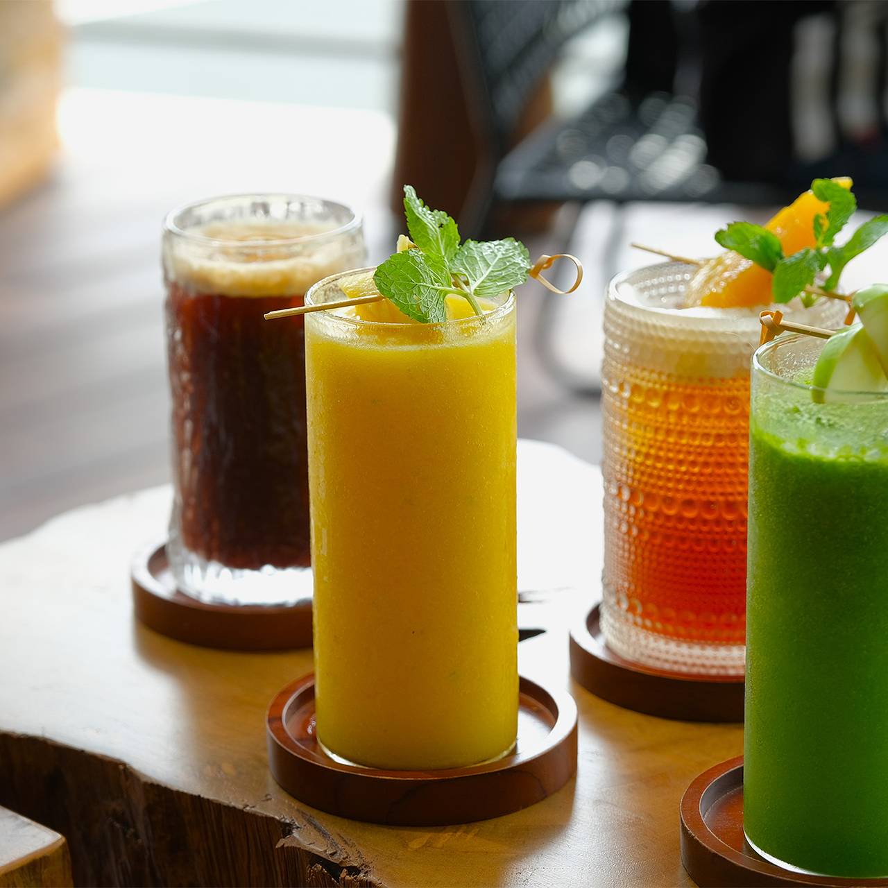 Дети выпили средство от насекомых из-за ошибки бармена