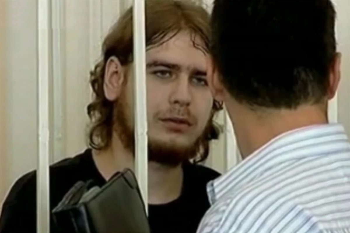 Николай Оголобяк (слева) в зале суда