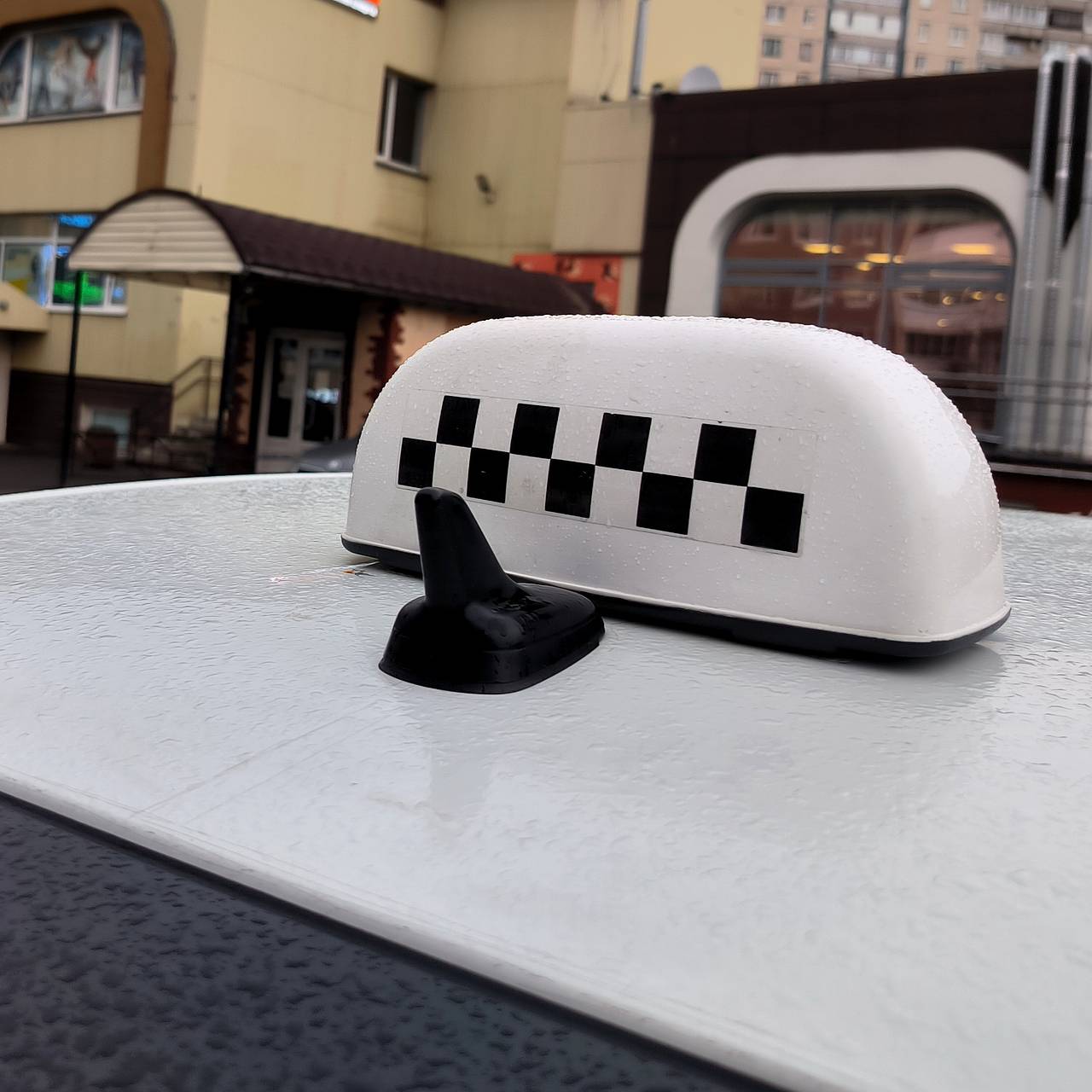 Минпромторг актуализировал список пригодных для работы в такси машин