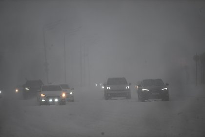 Юрист предупредил водителей о наказании за грязные фары