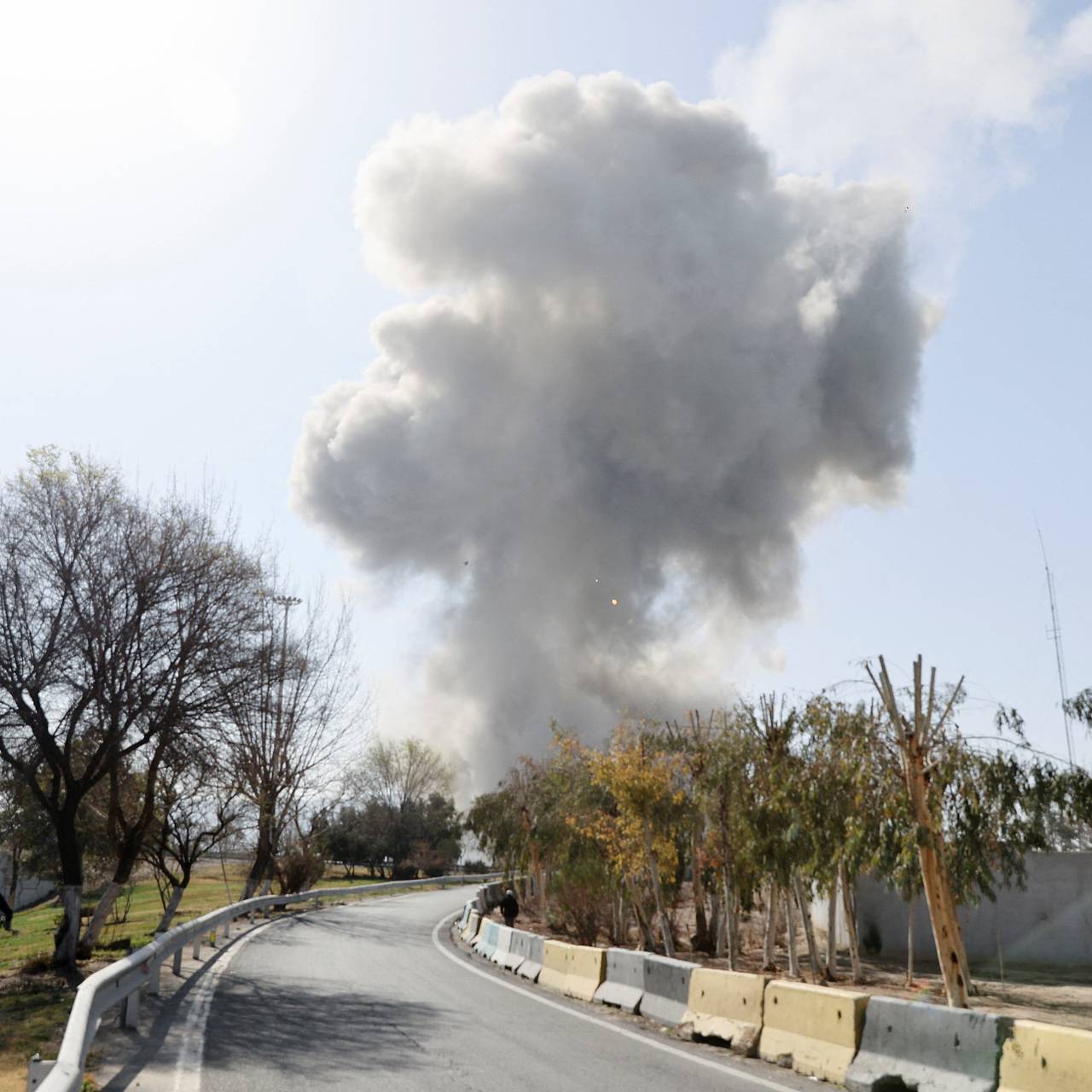 Сотни россиян эвакуировались из Ирана