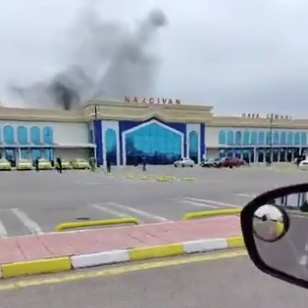 Азербайджан вызвал посла Ирана из-за взрыва дрона в аэропорту Нахичевани