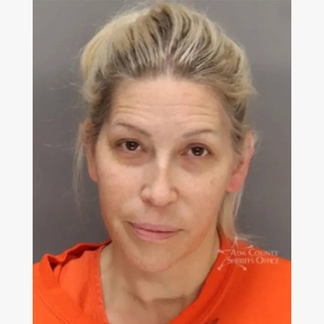 Устраивавшую секс-вечеринки для 14-летних школьников женщину признали виновной