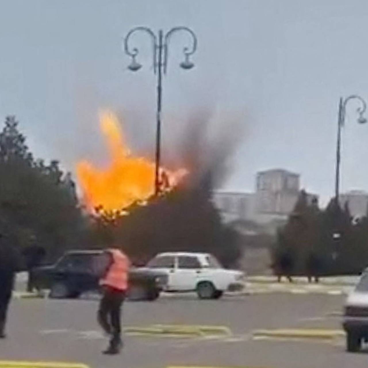 Иранские дроны впервые ударили по Азербайджану. Тегеран отрицает атаку, Алиев требует извинений и дал поручение армии