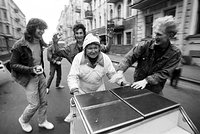 «Собрать всех негодяев в одном месте» 45 лет назад появился легендарный Ленинградский рок-клуб. Как советская власть это допустила?